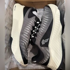 R.A.D R-1 Black and Pearl Running Shoes Men’s 10.5